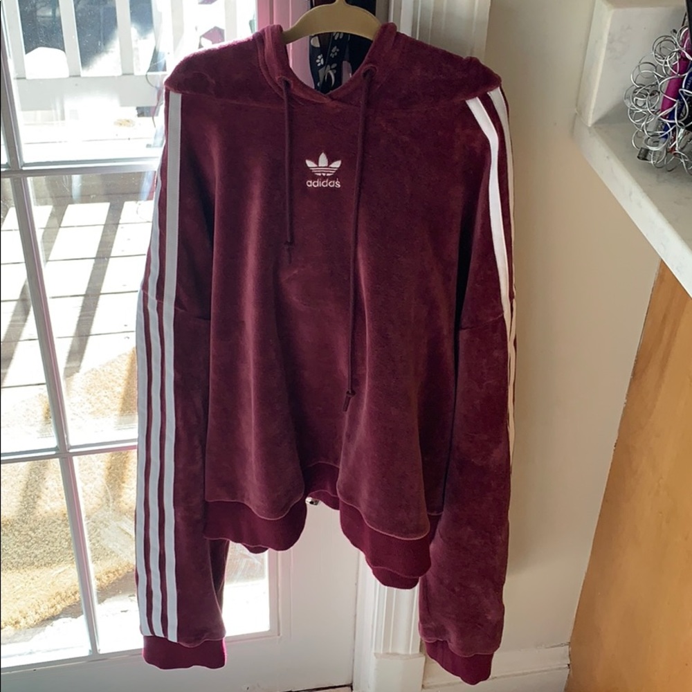 Slightly cropped adidas hoodie pullover